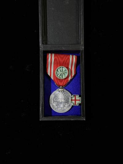 戎马世界章牌大赏第115期 日本赤十字社社员章，铝制