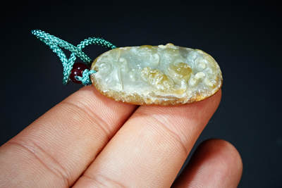 上海都达杂项专场102【全场包邮】  天然和田玉精雕《代代数钱》挂件98-60