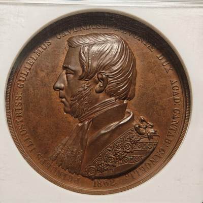 【德藏】世界币章拍卖第171期（拍品征集中~欢迎藏友联系） 1862年 英国德文郡公爵就任剑桥大学校长高浮雕纪念铜章 NGCMS64BN 状态极佳 加厚盒封装