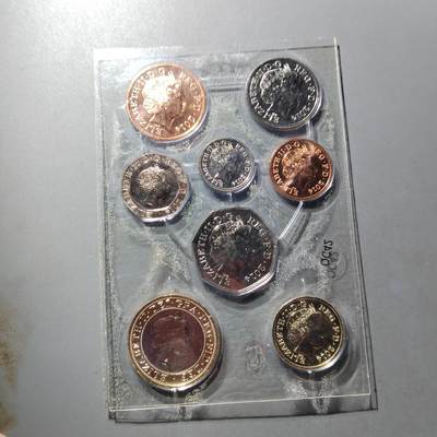 PCAI钱币  24-816  外国纸币与套币小专场 英国盾版套币，带高值币