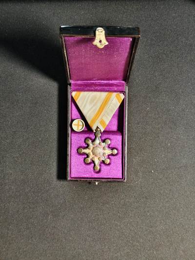 东亚欧洲主题杂货徽章勋章拍卖⑩ （五一大拍350+） 勋七等瑞宝章（纯银 古贺俊一）