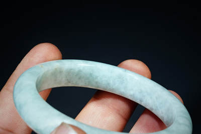 上海都达杂项专场102【全场包邮】  天然 冰绿种翡翠（A货）手镯 附鉴定证书98-22