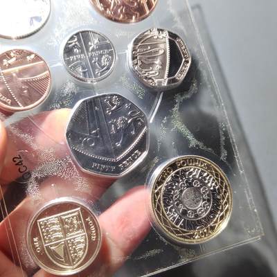 PCAI钱币  24-816  外国纸币与套币小专场 英国盾版套币，带高值币