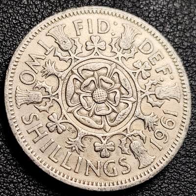 泉币菌-第231场-拍品多 请提前出价 英国早期1961年2先令老镍币 伊丽莎白二世青年女王头像 28.3MM