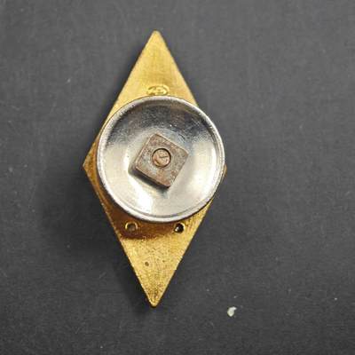 4月23日结束，成斌徽章钱币专场 苏联列宁格勒加里宁理工学院校徽铜制珐琅