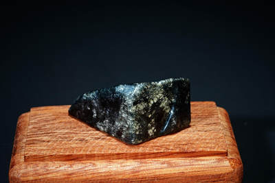 上海都达杂项专场102【全场包邮】  和田玉随型摆件连座98-199