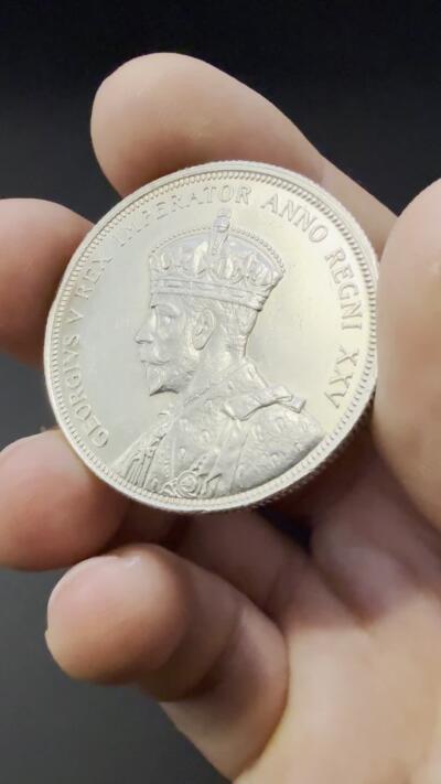 【周六 19:30】乾藏阁外国银币专场・裸币 / 评级币 + 银章铜章 保真包老 加拿大 1935 年乔治五世登基 25 周年 1 元银币 首枚划船大银币