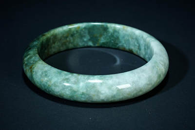 上海都达杂项专场102【全场包邮】  天然 冰绿翡翠（A货）手镯 附鉴定证书98-24