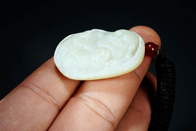 上海都达杂项专场102【全场包邮】  天然和田玉精雕《招财弥勒》挂件98-62