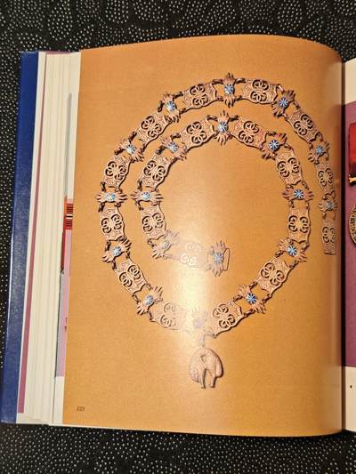 东亚欧洲主题杂货徽章勋章拍卖⑩ （五一大拍350+） 日本勋章全彩详细讲解书 厚重昂贵（中）