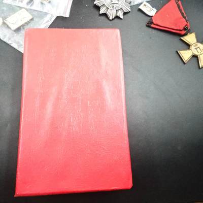 4月23日结束，成斌徽章钱币专场 捷克斯洛伐克 奖章原盒