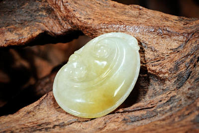 上海都达杂项专场102【全场包邮】  天然翡翠（A货）精雕《吉祥如意》挂件 98-18