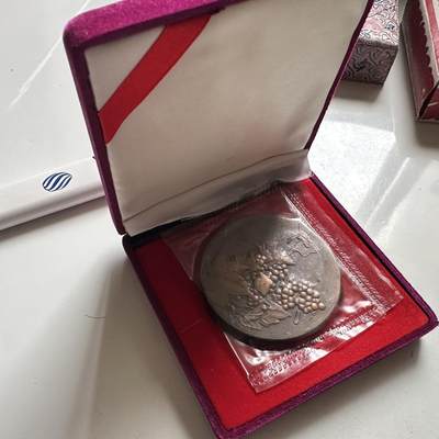 🌹外币初藏🌹🐯2026年第46场   每周二四六晚8️⃣点  世界硬币 苏联泰国纪念币 1983年 中国造币总公司 上海造币厂 宋人画选 葡萄虫草图 60mm 大铜章 原锦盒