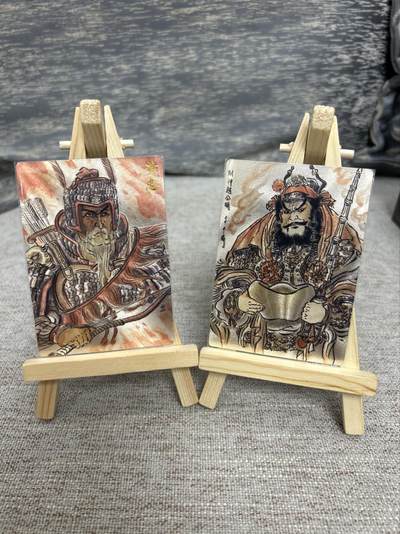 喜灰玩卡拍卖第八期，接拍品0佣金，欢迎送拍，释放现金流，让自己有资金可以购买更多喜欢的卡牌，让别的卡友能淘到更多心仪的卡牌 卡德曼  不二猿老师绘 黄忠 赵公明 一组两张 折光粗闪 