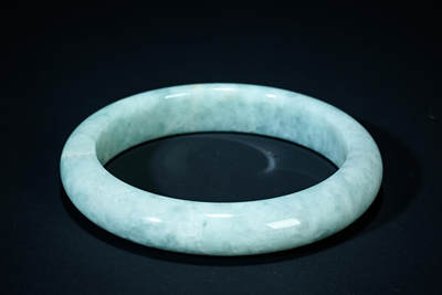 上海都达杂项专场102【全场包邮】  天然 冰绿种翡翠（A货）手镯 附鉴定证书98-22