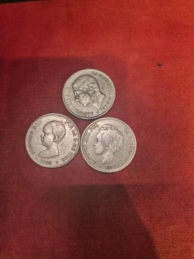 欧洲银章、铜章，大优惠起拍价都是银价计算 西班牙双柱币三个品相极好，三个一起拍，起拍价格小于银价