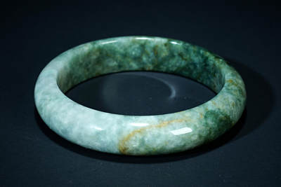 上海都达杂项专场102【全场包邮】  天然 冰绿翡翠（A货）手镯 附鉴定证书98-24