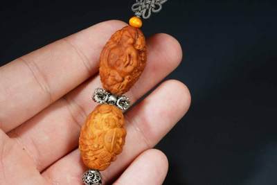 上海都达杂项专场103【全场包邮】  橄榄核雕御龙财神手机小挂件70-105