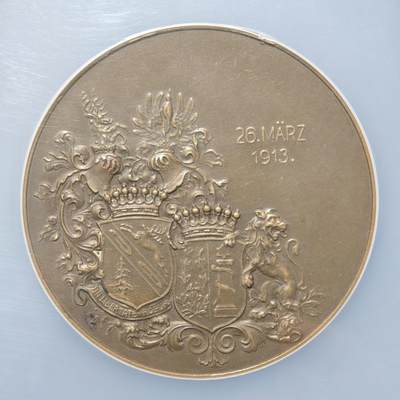 【德藏】世界币章拍卖第171期（拍品征集中~欢迎藏友联系）  1913年 奥地利弗兰兹·弗雷海尔男爵与伊丽莎白结婚高浮雕约53mm纪念大铜章 NGC MS63BN 包浆温润 雕刻精美 品相极佳 大盒封装