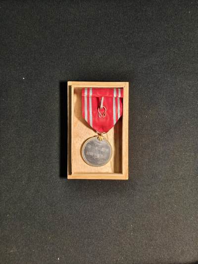 东亚欧洲主题杂货徽章勋章拍卖⑩ （五一大拍350+） 日本赤十字金色社员章（银的但不是纯银）