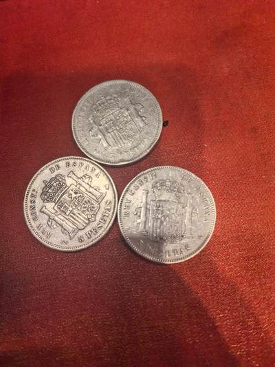 欧洲银章、铜章，大优惠起拍价都是银价计算 西班牙双柱币3枚品相上品，是三个放一起拍，起拍价格小于银价