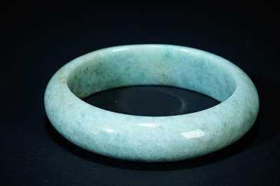 上海都达杂项专场102【全场包邮】  天然冰绿种翡翠（A货）手镯 附鉴定证书98-21
