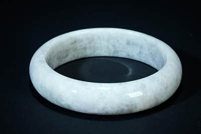 上海都达杂项专场102【全场包邮】  天然 冰糯种翡翠（A货）手镯 附鉴定证书98-20