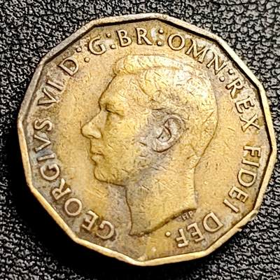 泉币菌-第231场-拍品多 请提前出价 21mm 英国3便士黄铜币  乔治六世 1952  末年