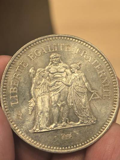 欧洲银章、铜章，大优惠起拍价都是银价计算 欧洲法国大力士神圆光满分一枚单独，看视频