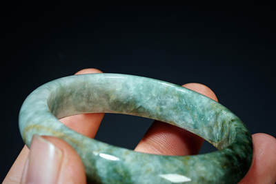 上海都达杂项专场102【全场包邮】  天然 冰绿翡翠（A货）手镯 附鉴定证书98-24