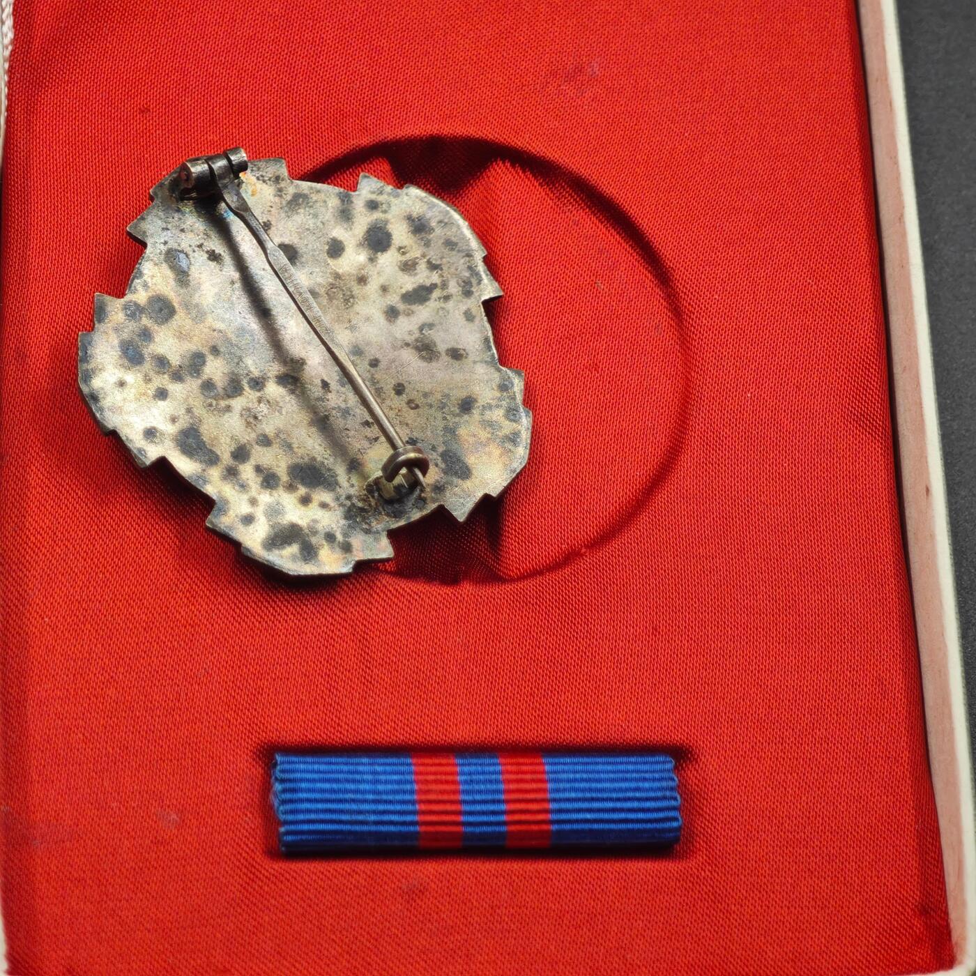 4月23日结束，成斌徽章钱币专场