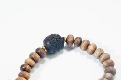 上海都达杂项专场103【全场包邮】  天然加里曼丹沉香算盘珠手串 附鉴定证书71-153