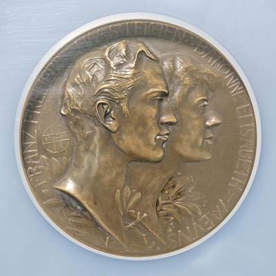 【德藏】世界币章拍卖第171期（拍品征集中~欢迎藏友联系）  1913年 奥地利弗兰兹·弗雷海尔男爵与伊丽莎白结婚高浮雕约53mm纪念大铜章 NGC MS63BN 包浆温润 雕刻精美 品相极佳 大盒封装