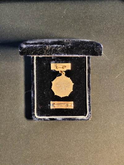 东亚欧洲主题杂货徽章勋章拍卖⑩ （五一大拍350+） 朝鲜建国纪念章