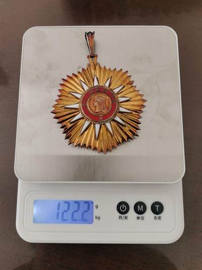 戎马世界章牌大赏第115期 阿根廷太阳勋章，大十字级，银制，重量高达211g（按照银价也得4000了）