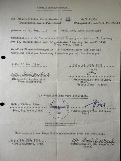 戎马世界章牌大赏第115期 德三 铜级近战勋饰套证 获得者 埃温・戈泽布林克 下士，包含 二级铁十字勋章证书 铜级近战勋饰证书 黑色战伤奖章  铜级体能证书，得主最终在库尔兰包围圈阵亡