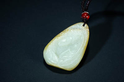 上海都达杂项专场102【全场包邮】  天然和田玉精雕《观音》挂件98-59