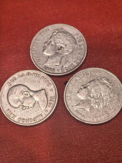 欧洲银章、铜章，大优惠起拍价都是银价计算 西班牙双柱币3枚品相上品，是三个放一起拍，起拍价格小于银价