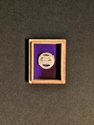 东亚欧洲主题杂货徽章勋章拍卖⑩ （五一大拍350+） 日共永年党员章 纯银版