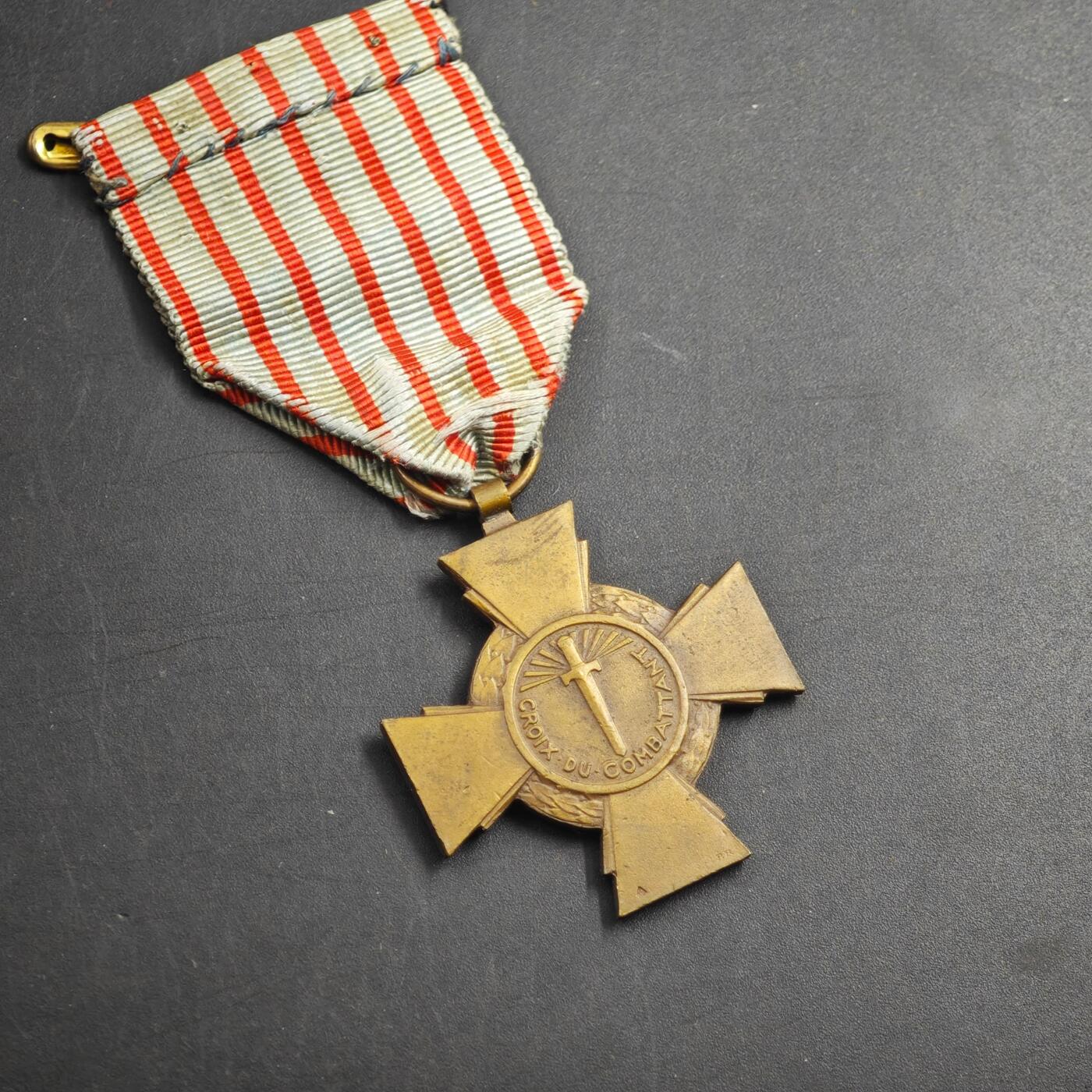 4月23日结束，成斌徽章钱币专场