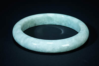 上海都达杂项专场102【全场包邮】  天然 冰绿种翡翠（A货）手镯 附鉴定证书98-22