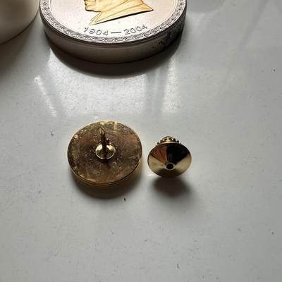 🌹外币初藏🌹🐯2026年第46场   每周二四六晚8️⃣点  世界硬币 苏联泰国纪念币 邓小平百年黄金胸章 纯金0.3克 南京造币厂原装盒