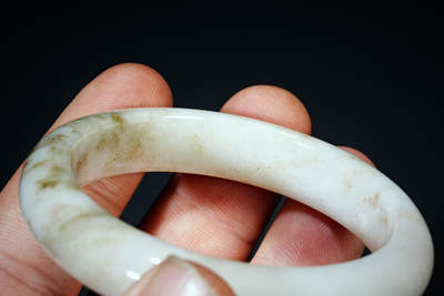 上海都达杂项专场102【全场包邮】  天然 翡翠（A货）手镯 附鉴定证书98-28