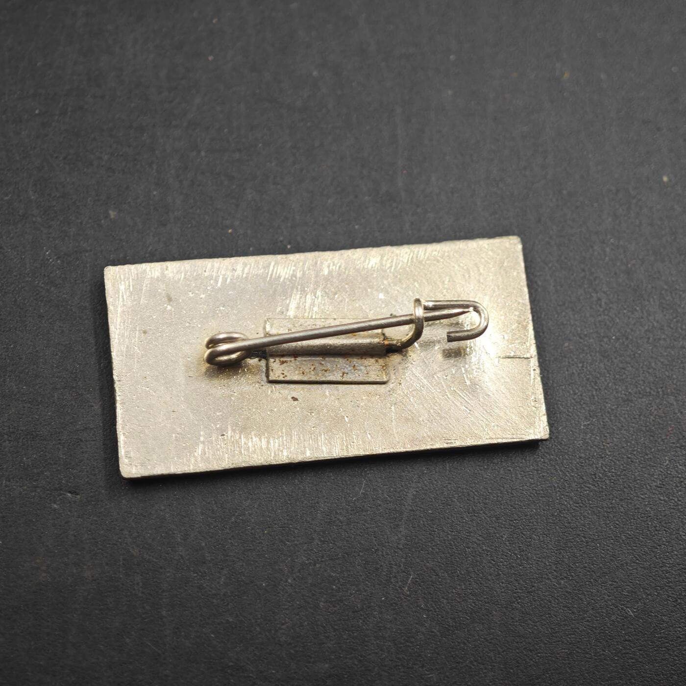 4月23日结束，成斌徽章钱币专场