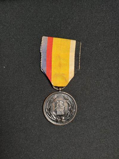 东亚欧洲主题杂货徽章勋章拍卖⑩ （五一大拍350+） 伪满建国功劳章