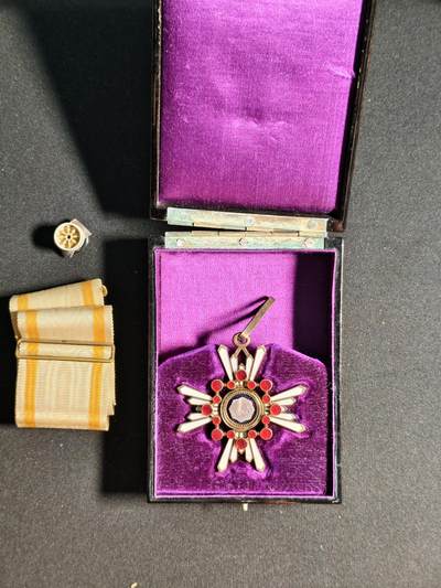 东亚欧洲主题杂货徽章勋章拍卖⑩ （五一大拍350+） 勋三等瑞宝章