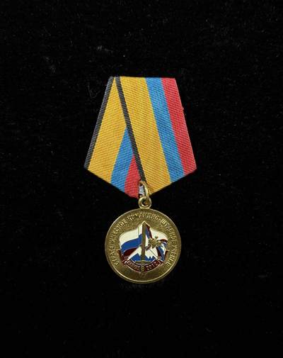 戎马世界章牌大赏第115期 俄罗斯国防部高加索-2012首长司令部演习参与者奖章，莫斯科冲压厂厂标