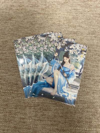 喜灰玩卡拍卖第八期，接拍品0佣金，欢迎送拍，释放现金流，让自己有资金可以购买更多喜欢的卡牌，让别的卡友能淘到更多心仪的卡牌 桔梗 神凰百剑行 三渐变加艺术卡