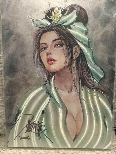 喜灰玩卡拍卖第八期，接拍品0佣金，欢迎送拍，释放现金流，让自己有资金可以购买更多喜欢的卡牌，让别的卡友能淘到更多心仪的卡牌 【亲签限编A4】 百里 港漫水浒 夏伟义老师亲签 限编048/050编 特卡扈三娘 A4折光粗闪 大卡 