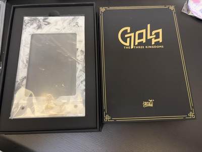 麦趣喜第七场   (4月25号周六晚上22点截拍，专注买家市场，福利拉满)  卡游将来系列 磁吸卡砖 带礼盒 全新